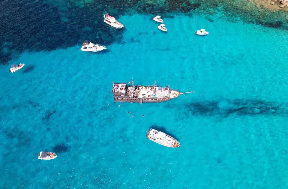 Excursion en bateau pirate en journée avec déjeuner et musique - Lampedusa 10