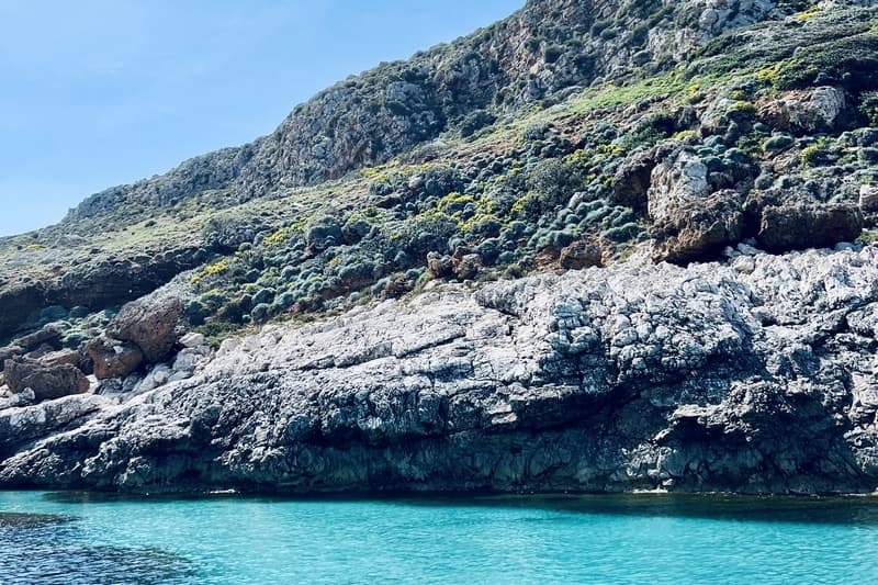 Paseo en barco privado a Levanzo y Marettimo desde Trapani 6