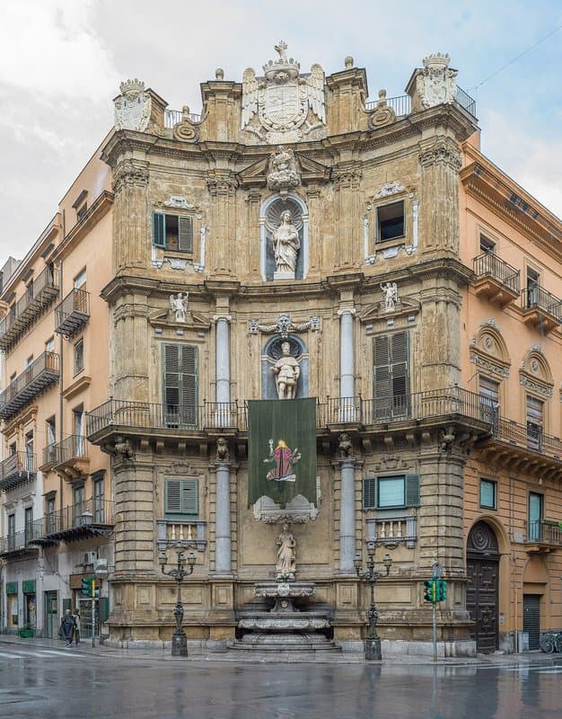 Quattro Canti: il salotto barocco nel cuore di Palermo