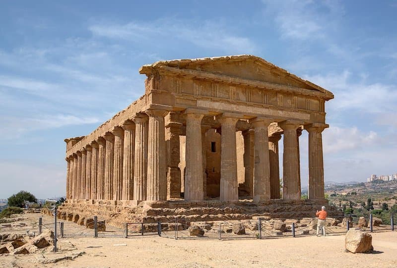 Tempio della Concordia: il tempio greco più integro della Sicilia