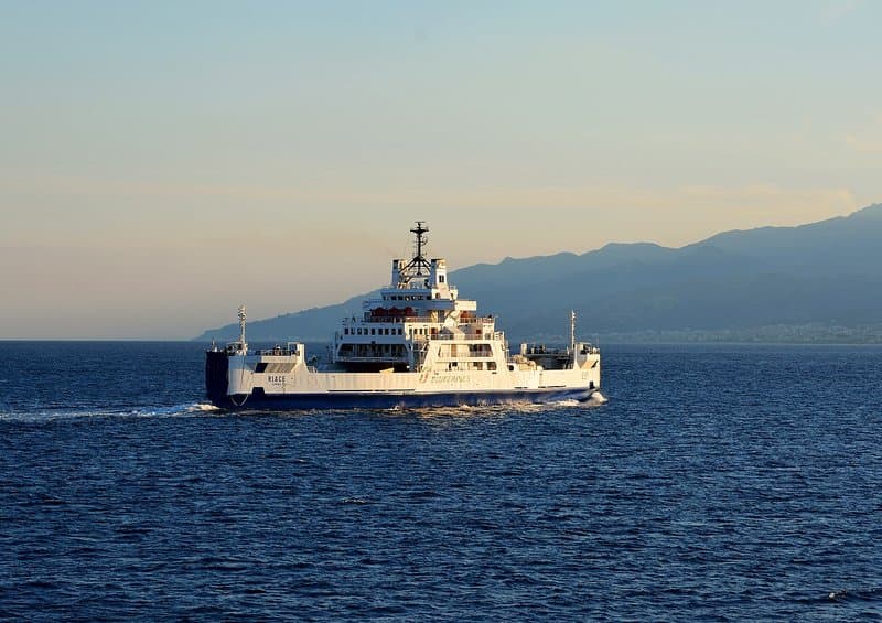 Stretto di Messina: il ponte naturale tra Sicilia e Calabria