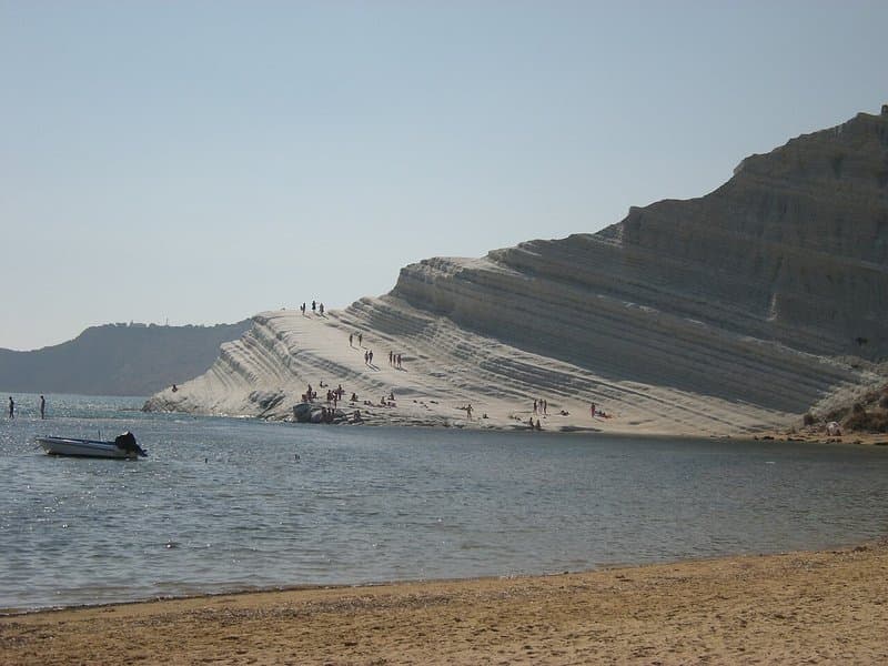 Scala dei Turchi: la falesia bianca di marna sul mare di Realmonte