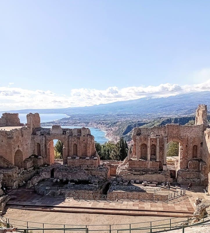 Teatro Antico di Taormina: il teatro greco con vista sull'Etna