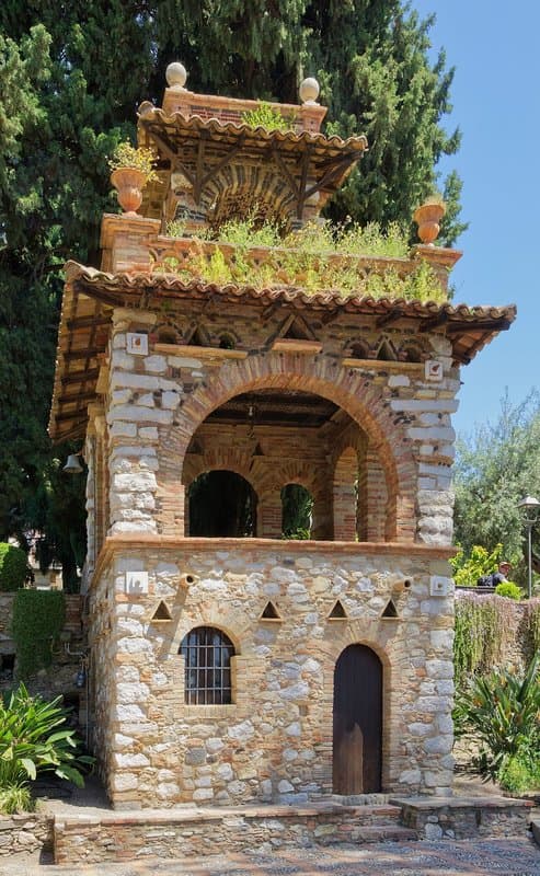 Villa Comunale di Taormina: il giardino pensile sul mare Ionio